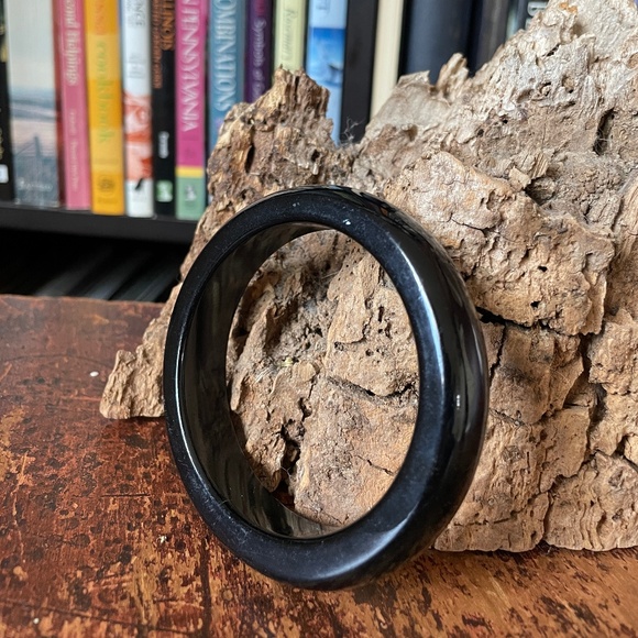Vintage Jewelry - vintage 1980s bangle